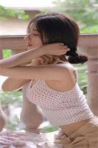 书穿逆袭：炮灰女配的复仇蜜计