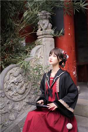 魅力值加成！穷小子他被校花爱了