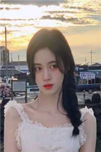 跟绝色总裁离婚后，我开了足疗店