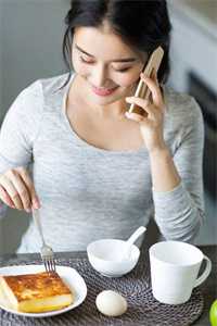 穿成同事的婆婆？我手握资本超逍遥小说