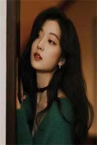 穿书后，开局捡了一个弱智美反派