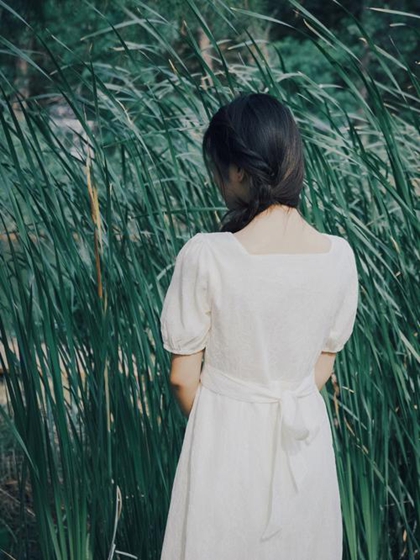 表妹想抢婚？我直接绑定冰山高官