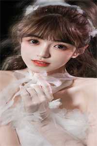 再嫁当日被掐下巴：还敢逃？小说