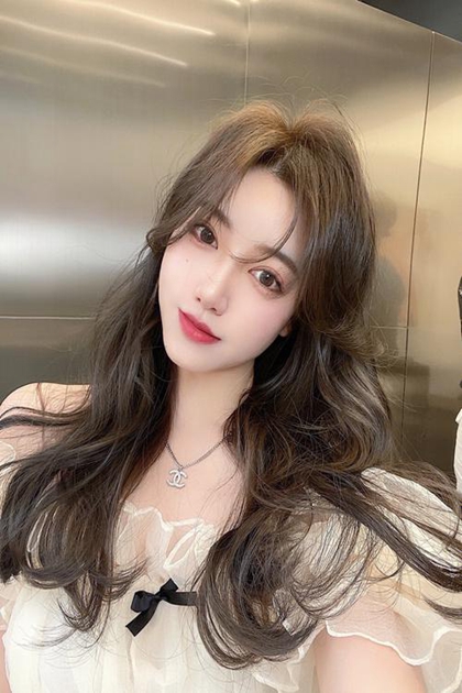 孕肚宫宴，绝嗣帝红眼问朕算几房